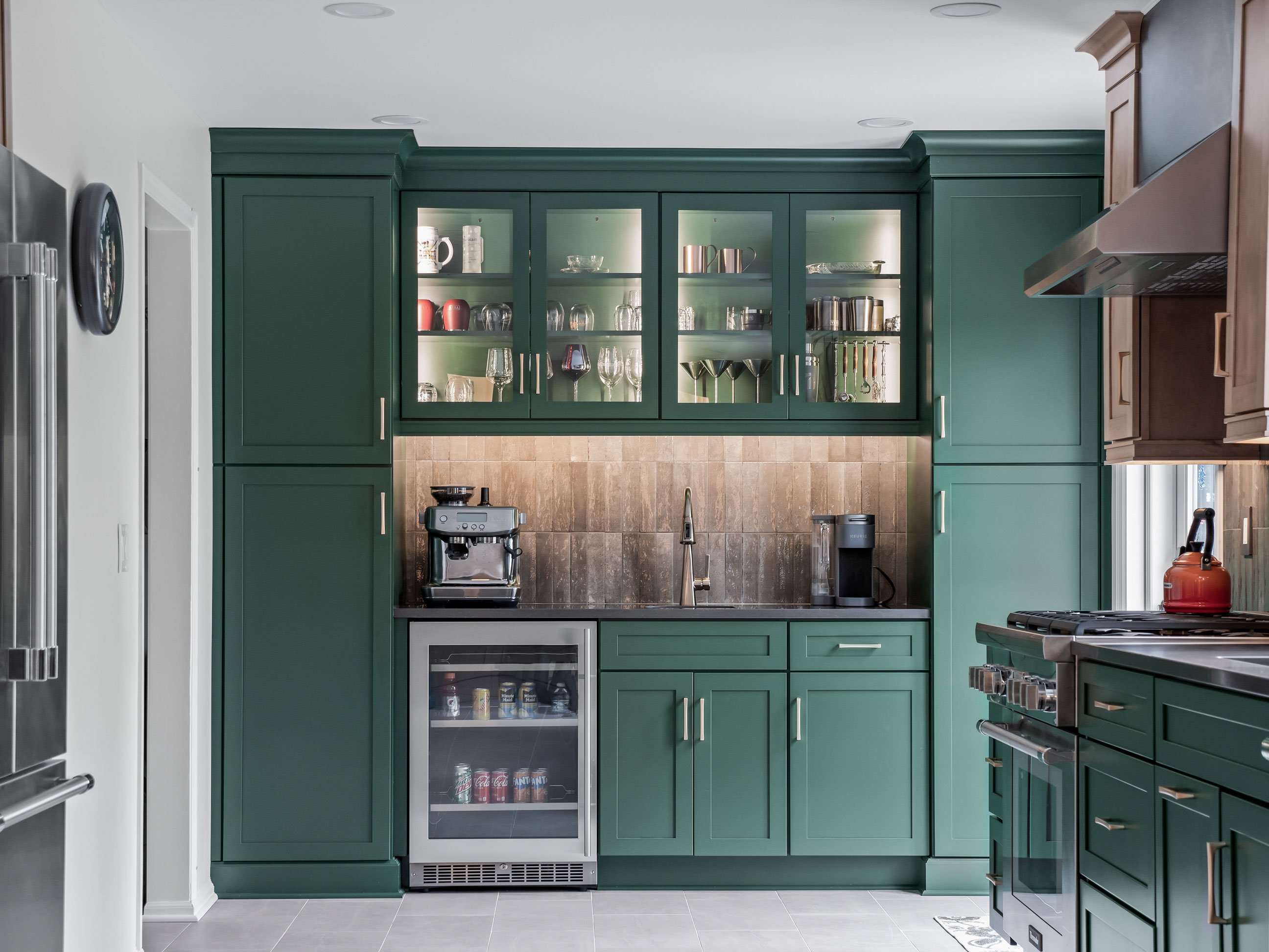 Green Cabinets Boost Style and Organization in the Kitchen