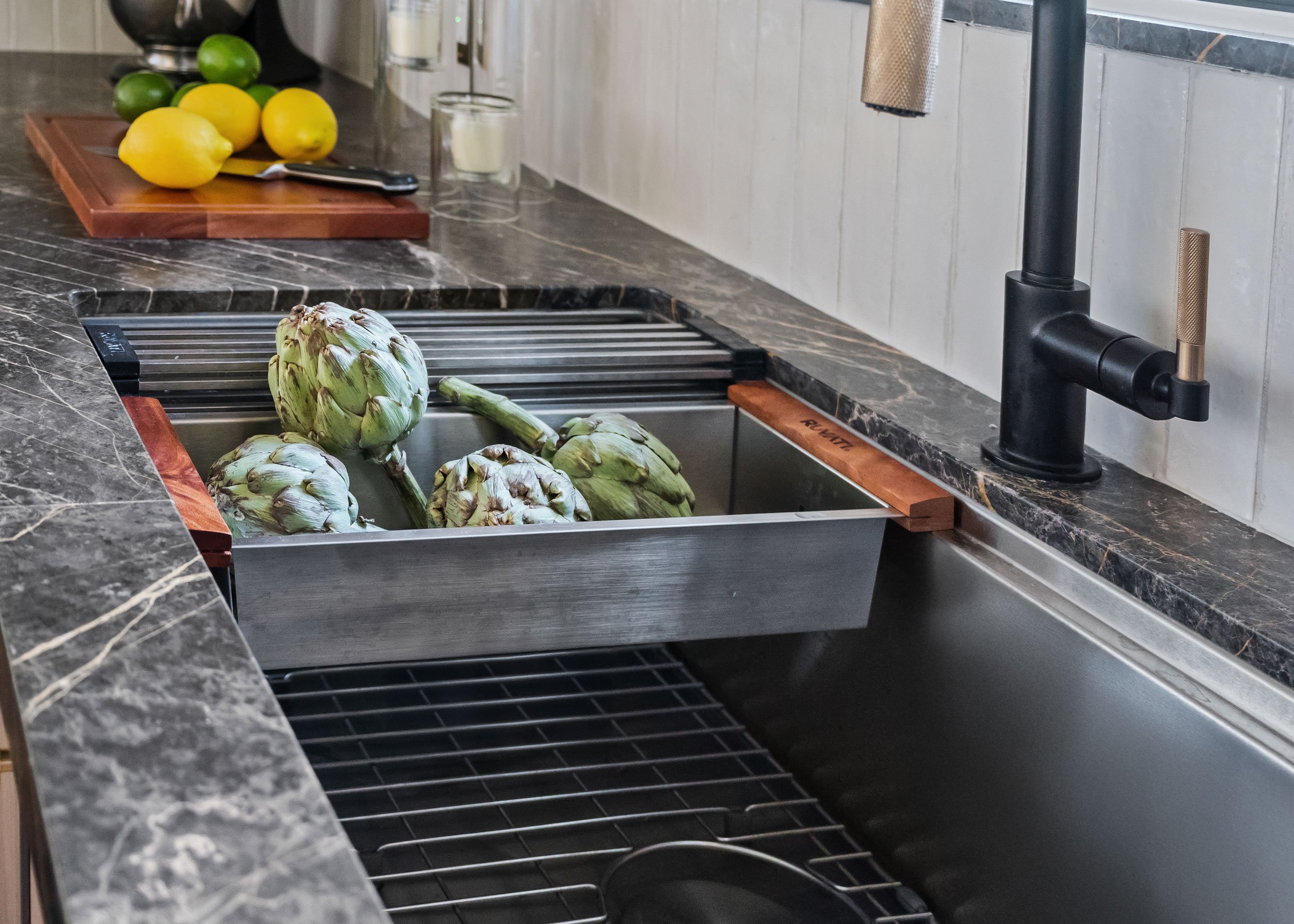 Ruvati workstation sink