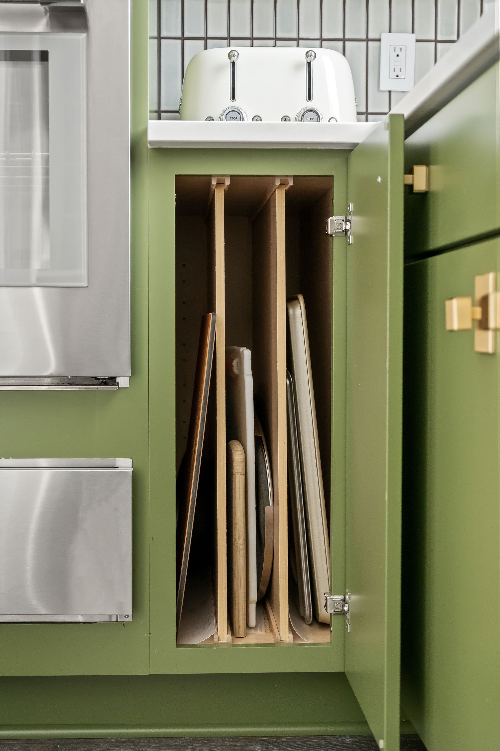 Tray dividers for organized baking sheets and platters