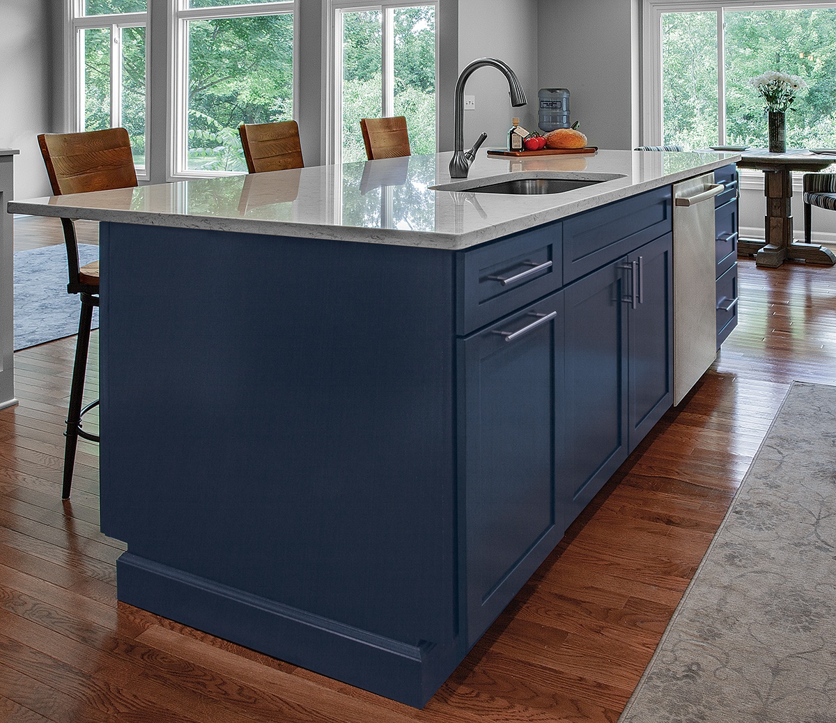 Merillat-Kitchen-Design-Masterpiece-Maple-Midnight-Blue-Island