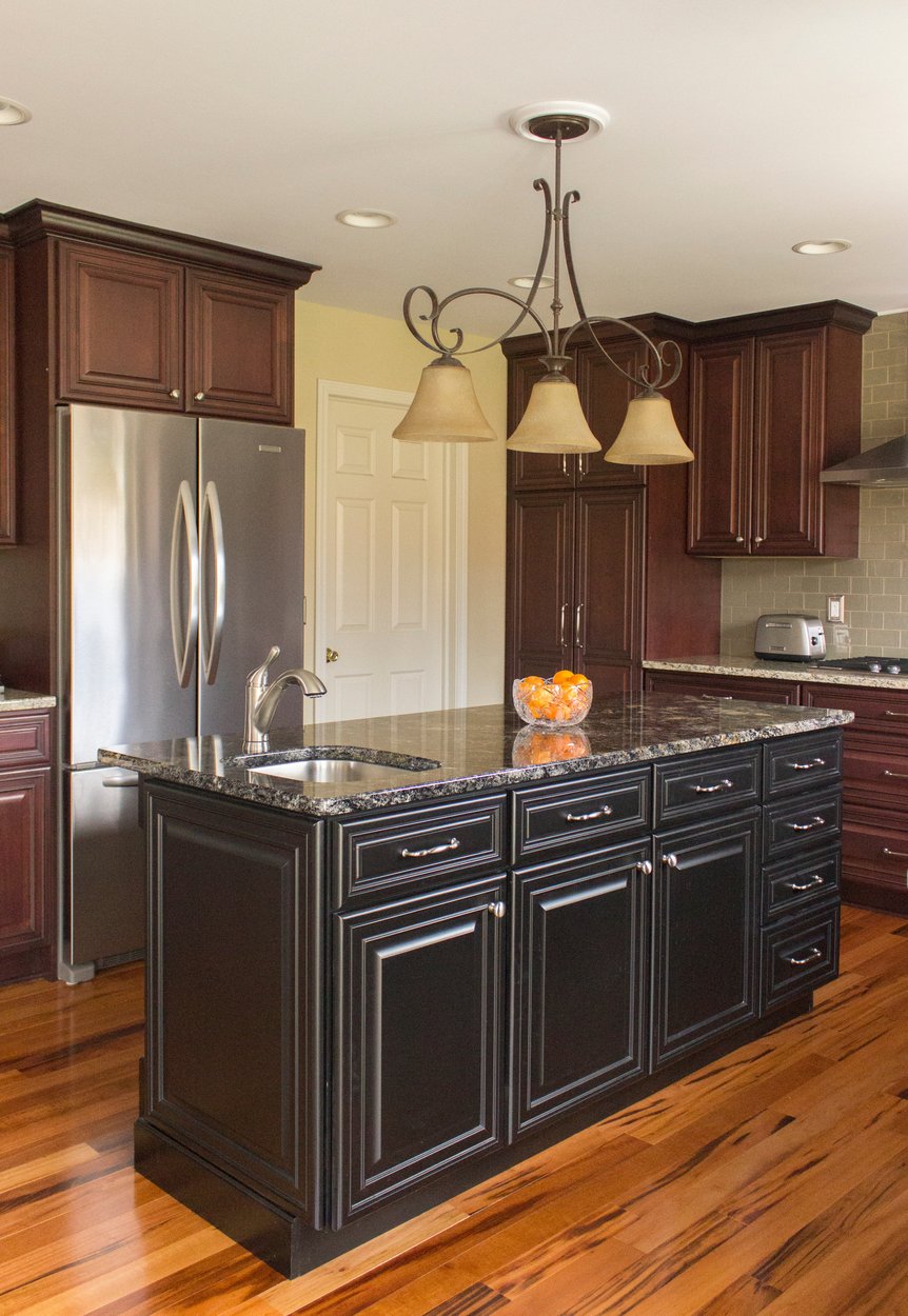 08_WBoggs_TransitionalKitchen_Island.jpg