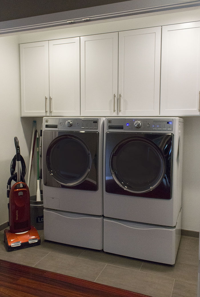 KSI_Designer_Lindsey_Collins_Contemporary_Laundry_Room